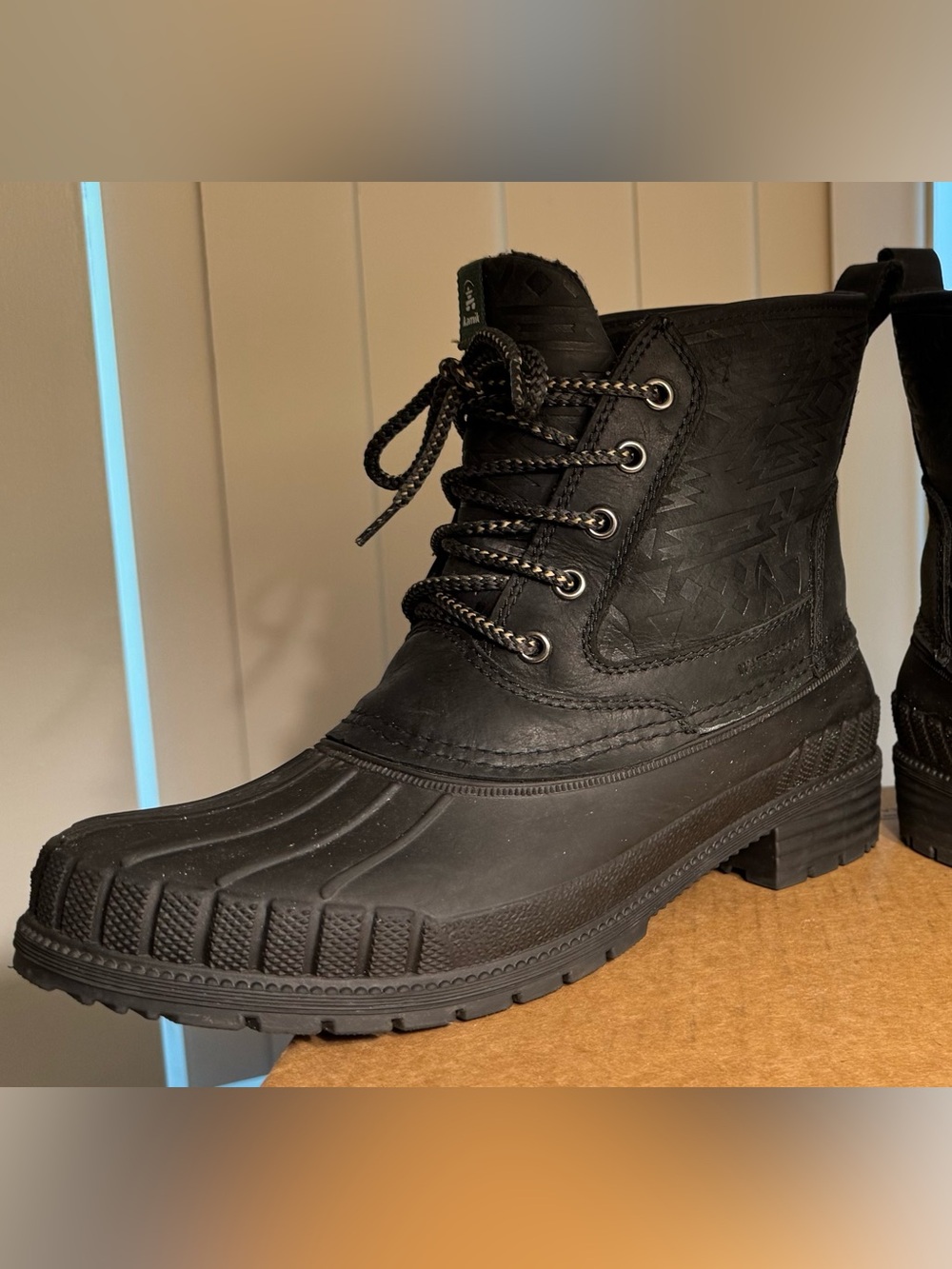 Kamik Black Leather Lace-Up Waterproof Winter Duck Boots, Size 9